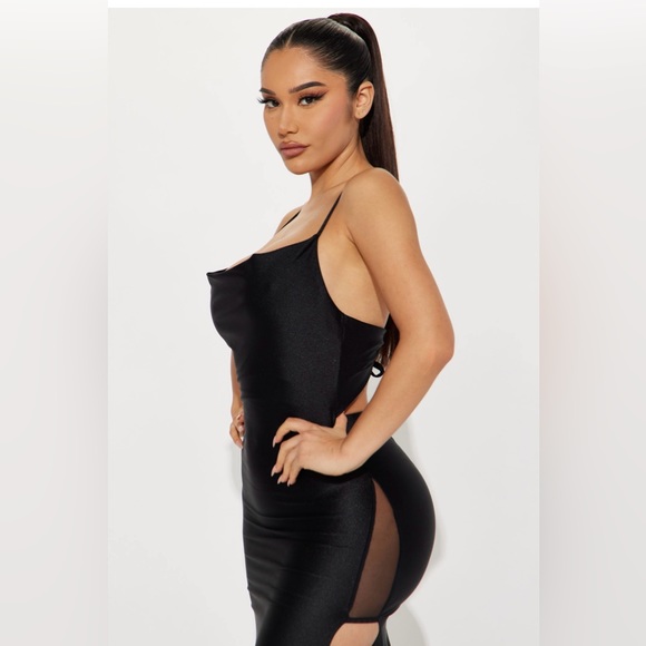 🌟 Fashion Nova Liana Satin Maxi Dress - Black - NWT 🌟 - Picture 2 of 5